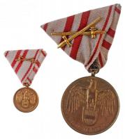 Ausztria 1932. Osztrák Háborús Emlékérem Br emlékérem szalagon kardokkal, minatűrrel T:2 Austria 1932. Great War Commemorative Medal Br decoration with ribbon and swords, with miniature T:2