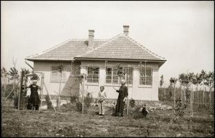 cca 1945 előtt készült vegyes témájú felvételek tétele, 145 db vintage NEGATÍV, 6x9 cm