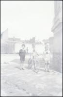 cca 1945 előtt készült vegyes témájú felvételek tétele, 145 db vintage NEGATÍV, 6x9 cm