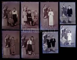 cca 1950 Krisztus áldásával, Mosonyi Antalné (?-?), (Marika fotó) kiskunfélegyházi műtermében készült 13 db vintage síkfilm NEGATÍV, 9x12 cm és 10x15 cm között