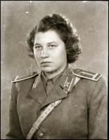 cca 1949 Nők egyenruhában (katonák és/vagy rendőrök és/vagy államvédelmisek?),  Mosonyi Antalné (?-?...