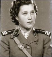 cca 1949 Nők egyenruhában (katonák és/vagy rendőrök és/vagy államvédelmisek?),  Mosonyi Antalné (?-?...