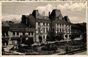1941 Székelyudvarhely, Odorheiu Secuiesc; Vármegyeháza,  Dr. Hecserné Ferencz Vilma gyógyszertára, üzlet / county hall, pharmacy, shop (EK)