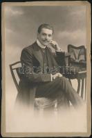 1903 Abbazia, E. Jelussich fényképész műtermében készült, keményhátú vintage fotó, Révai Dezső felirattal, a kép nyilvántartási száma 3267, 16,5x11 cm