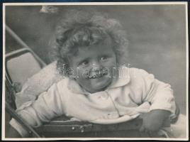 Kinszki Imre (1901-1945) budapesti fotóművész pecséttel jelzett vintage fotó, 12,6x17 cm