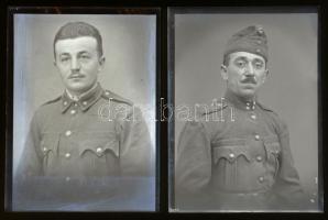 cca 1948 előtt készült felvételek katonákról, a kiskunfélegyházi Marika-fotó műteremben, 17 db vinta...