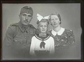 cca 1948 előtt készült felvételek polgári személyekről, a kiskunfélegyházi Marika-fotó műteremben, 1...