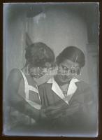 cca 1935 Kinszki Imre (1901-1945) budapesti fotóművész hagyatékából 14 db vintage üveglemez NEGATÍV,...