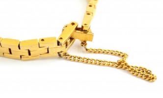 Universal női 14K aranyóra, fám szíjjal. Működő állapotban. d: 2 cm