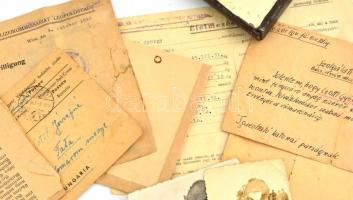 II. világháborúban szolgált fényszórós osztagos katona fényképei, okmányai, fényszóróból készített t...