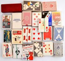 22 csomag kártya pakli, benne Piatnik tarokk is, 5 bontatlan, többi újszerű állapotban