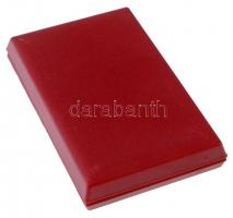 ~1970. "Kiváló Termelőszövetkezeti Dolgozó" aranyozott, műgyantás kitüntető jelvény miniat...