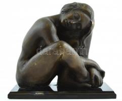 Vallants jelzéssel : Női akt. Bronz szobor fém talapzaton. 32x28 cm