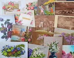 Kb. 2250 db főleg RÉGI motívum képeslap dobozban vegyes minőségben: sok művész és üdvözlő / Cca. 225...