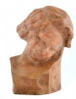 XIX. sz vége: Messin jelzéssel: Női fej. Terrakotta. Jelzett, kis lepattanással. m: 27 cm