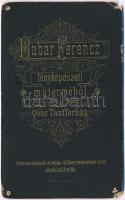 cca 1885 Nő gyermekével, keményhátú fotó Babar Ferenc műterméből, sarkain lyukasztásokkal, 10,5×6,5 ...