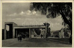 Pöstyén, Piestany; Új híd és Palace Hotel "Thermia" szálloda / Novy most a Palace Hotel "Thermia" / new bridge, hotel