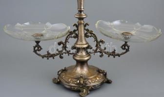 Díszes alpakka-üveg kínáló, alpakka testtel, üveg betétekkel, jelzés nélkül, az üvegeken csorbákkal,...