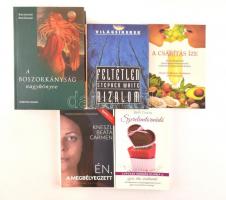 5 db könyv tétel, közte: Raymond Buckland: A boszorkányság nagykönyve. Bp., 2000, Édesvíz kiadó. Kiadói kartonált kötésben. + Ellen és Michael Albertson: A csábítás íze. H.n., 2000, Media Nox. + Beth Ciotta: Szerelemtornádó. Cupcake imádók klubja. H.n., 2014, Illia. + Kneszl Beáta Carmen: Én, a megbélyegzett. H.n., 2016, Figyelem. + Stephen White: Feltétlen bizalom. H.n., é.n., General Press.