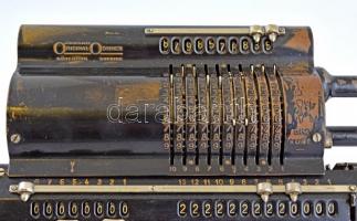 Antik számológép, kopottas állapotban, német nyelvű használati útmutatóval (másik márka), 12x22 cm