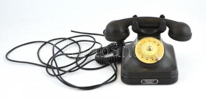 Standard Budapest, régi bakelit tárcsázós telefon, kissé kopottas, 16x14,5 cm