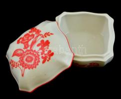 Zsolnay porcelán bonbonier, matricás, jelzett, kis kopásnyomokkal, 10×10×6 cm