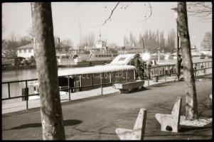 cca 1960-1970 Siófoki részletek, utcaképek, kb. 530 db negatív kocka, tekercsben