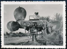 cca 1940 Katonai lehallgató / adóvevő készülék, fotó, 6×9 cm