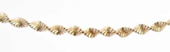 Ezüst(Ag) csavart mintás nyaklánc, jelzett, h: 44,5 cm, nettó: 1,8 g