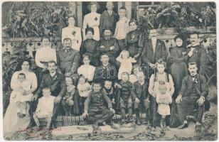 1911 Székelyszenterzsébet, Szenterzsébet, Eliseni; Nemesi család (Szakács?) csoportképe 1909. július 15-én. Ferentzy és Kováts fényk. / Noble family group picture (fa)