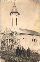 1939 Felsőbarbatyén, Barbatyén, Barbateni (Lupény, Lupeni); Biserica Pogorarea Sfantului Duh / Görögkeleti templom építés közben, pap / Orthodox church in construction, priest. photo (fa)