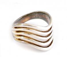 Ezüst(Ag) hullámos gyűrű, jelzett, méret: 53, nettó: 5,3 g
