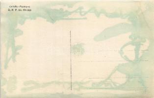 Osztrák-Magyar Haditengerészet matrózai és kapitányok szárazföldi katonákkal fotózkodnak a tenger ál...