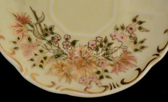 Zsolnay virág mintás hiányos mokkás készlet 6 db csésze aljjal, cukortartó. Kézzel festett, jelzett,...