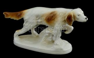Kutya figura. Jelzett német porcelán. Kézzel festett, jelzett, hibátlan. h 21 cm, m: 12 cm