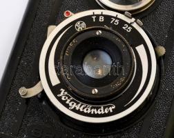 cca 1932 Voigtländer Brillant 6x6-os TLR fényképezőgép, eredeti bőr tokjával, kissé kopottas, működő...