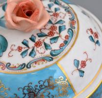 Herendi Tupini (TCA) mintás bonbonniere rózsás dísszel.  Kézzel festett, jelzett, hibátlan. d: 11 cm...