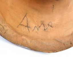 Art deco női büszt, mázas kerámia, ceruzás jelzéssel, lepattanásokkal. 23 cm