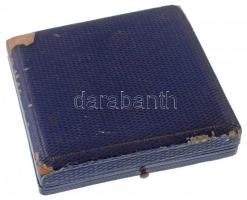 1935. "Emlékül V.P.S.E. 1935" Br emlékérem eredeti, sérült "BERÁN NÁNDOR IPARMŰVÉSZ, ...