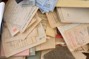 Nagy doboz vegyes irat, levél, nyomtatvány