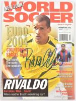 cca 2003 Rivaldo (1972-) labdarúgó aláírása újságon