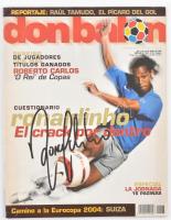 cca 2003 Ronaldinho (1980-) labdarúgó aláírása újságon