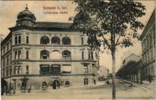 Budapest I. Várfok utcai részlet, Schweigh Frigyes asztalos műhelye, üzlet (az épületet 1945-ben szétlőtték) (r)