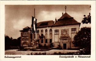 Balassagyarmat, Országzászló a Múzeummal
