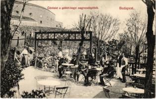 Budapest XI. Gellérthegyi Nagy vendéglő kerthelyisége, Citadella a háttérben. Fodor Berczi kiadása (Rb)
