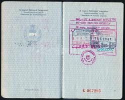 1971 Magyar Népköztársaság által kiállított kék útlevél / Hungarian passport