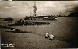 1932 Budapest III. Római part, Rómaipart; Duna part, kikötő, LEÁNYFALU gőzüzemű oldalkerekes személyhajó. photo