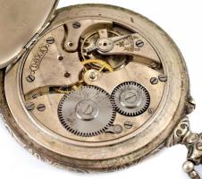 8 napos Doxa zsebóra, fém tokkal, vadász motívumokkal díszítve, hibátlan számlappal, fém óralánccal,...