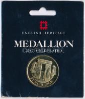 Nagy-Britannia DN "Stonehenge" aranyozott emlékérem eredeti csomagolásában (38mm) T:PP United Kingdom ND "Stonehenge" gold plated commemorative medallion in original package (38mm) C:PP
