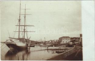 Mali Losinj, Lussinpicco; kikötő, "Roditelji. Z." vitorláshajó / port, sailing ship. B. Lergetporer photo